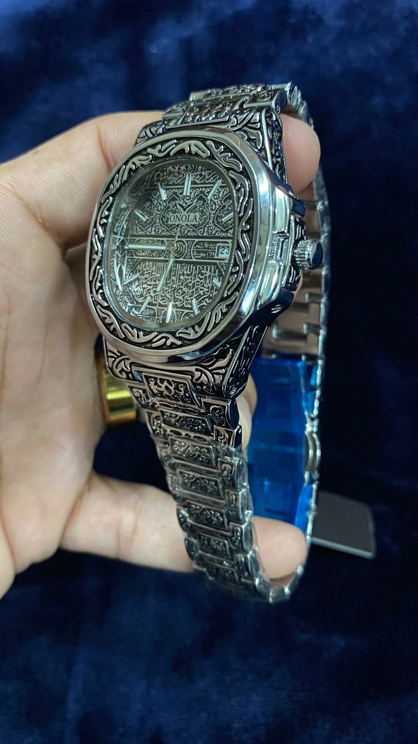 ONOLA Mecca Watch Retro Carved Quartz 30M Waterproof