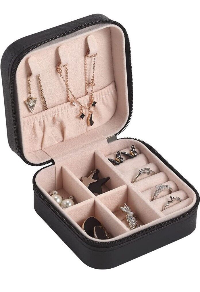 Leather Jewelry Organizer – Elegant, Travel-Friendly Storage for Your Precious Pieces